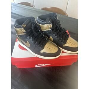 Air Jordan 1 Retro High OG 'Black Gold